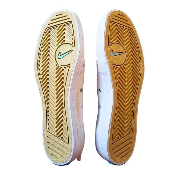 Nike White Beige Women’s Slip On Athletic Flats Loafers Size 9 - Picture 4 of 5